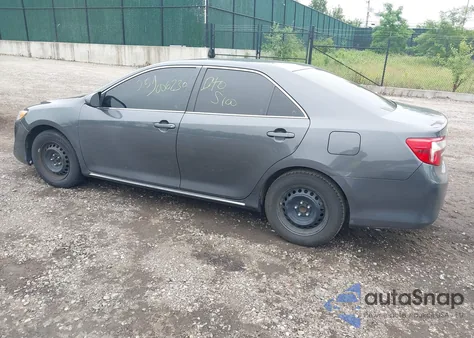 2012 Toyota Camry Le z USA, uszkodzony, nr VIN 4T1BF1FK8CU106484